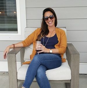 Meet your Posher, Julie